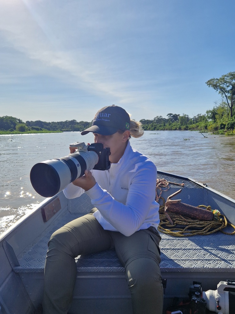 Andreia Costa a fotografar vida selvagem no Pantanal
